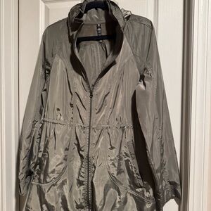 GORE-TEX Women's Utility Jacket in Silver Gray